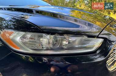 Седан Ford Fusion 2016 в 
