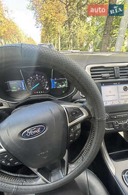 Седан Ford Fusion 2018 в 