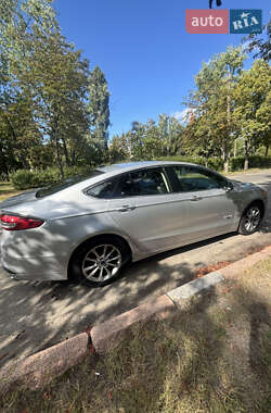 Седан Ford Fusion 2018 в 