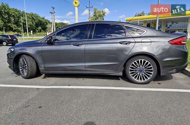 Седан Ford Fusion 2017 в 