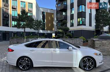 Седан Ford Fusion 2016 в 