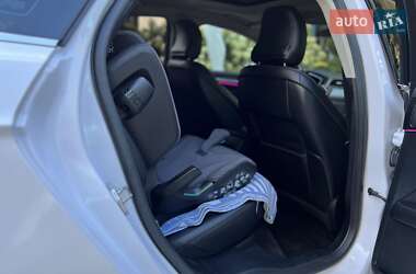 Седан Ford Fusion 2016 в 