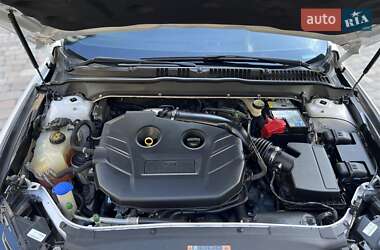 Седан Ford Fusion 2016 в 