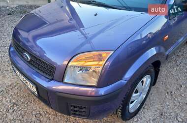 Хэтчбек Ford Fusion 2006 в 