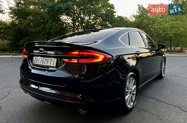 Седан Ford Fusion 2017 в 
