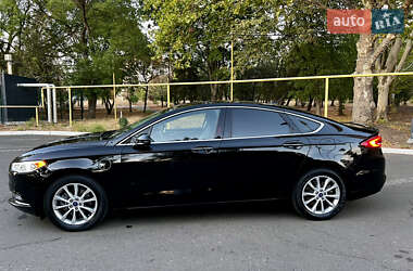 Седан Ford Fusion 2017 в 