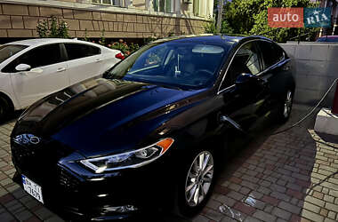 Седан Ford Fusion 2017 в 
