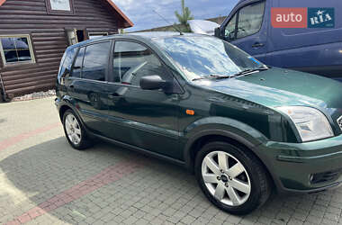 Седан Ford Fusion 2025 в 