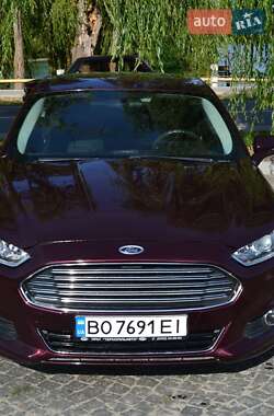 Седан Ford Fusion 2013 в 