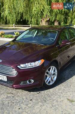 Седан Ford Fusion 2013 в 
