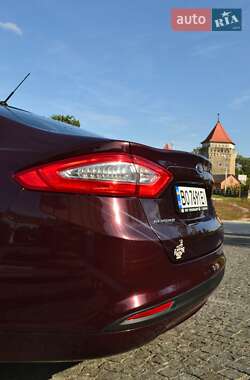 Седан Ford Fusion 2013 в 
