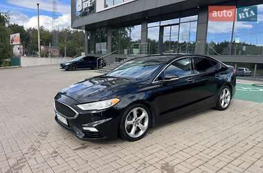 Седан Ford Fusion 2017 в 