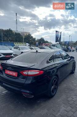 Седан Ford Fusion 2015 в 