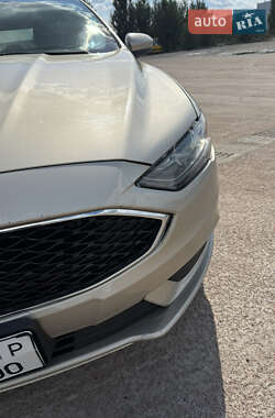 Седан Ford Fusion 2017 в 