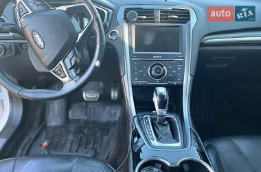 Седан Ford Fusion 2013 в 