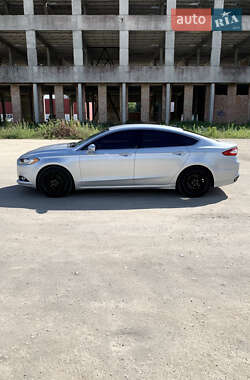 Седан Ford Fusion 2012 в 