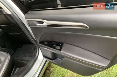 Седан Ford Fusion 2012 в 