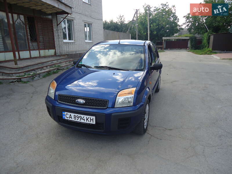 Хэтчбек Ford Fusion 2006 в 