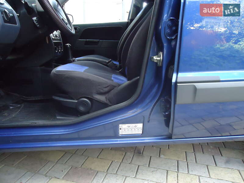 Хэтчбек Ford Fusion 2006 в Умани фото 16 Хэтчбек Ford Fusion 2006 в Умани