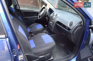 Хэтчбек Ford Fusion 2006 в 