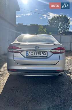 Седан Ford Fusion 2016 в 