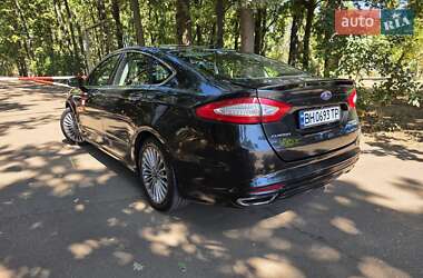 Седан Ford Fusion 2015 в 