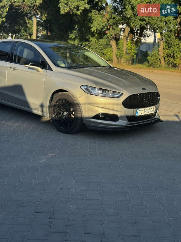 Седан Ford Fusion 2014 в Львове