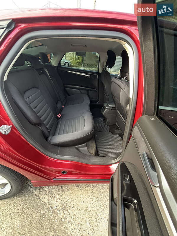 Седан Ford Fusion 2015 в Житомирі