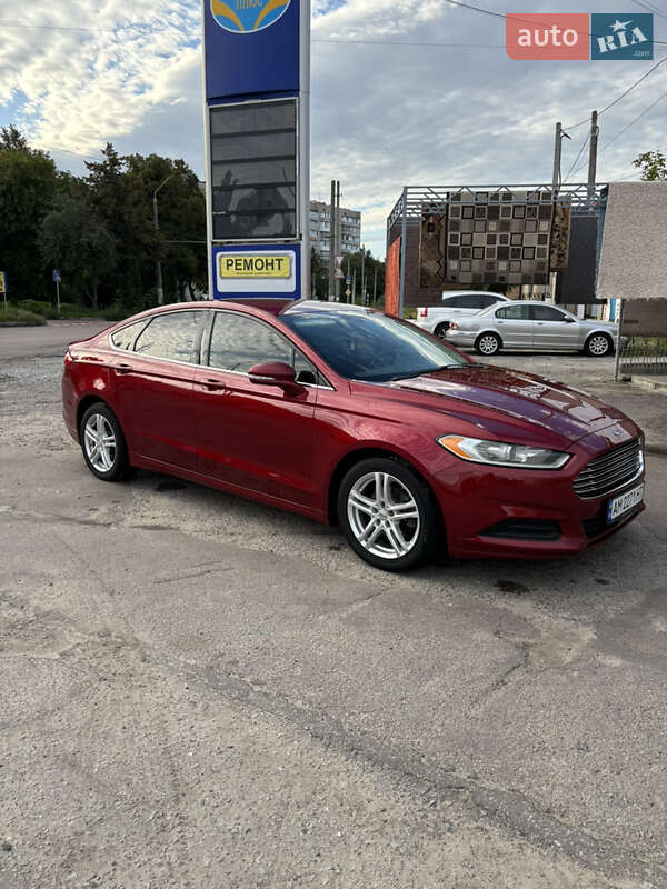 Седан Ford Fusion 2015 в Житомирі