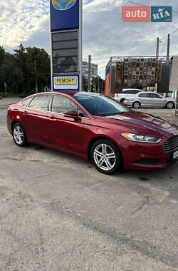 Седан Ford Fusion 2015 в 
