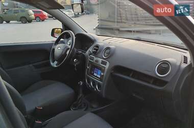 Хэтчбек Ford Fusion 2006 в 