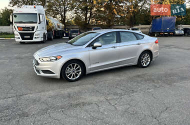 Седан Ford Fusion 2017 в 
