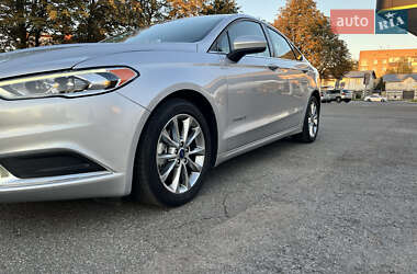 Седан Ford Fusion 2017 в 