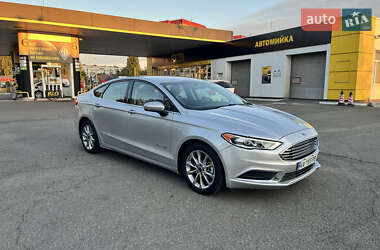 Седан Ford Fusion 2017 в 