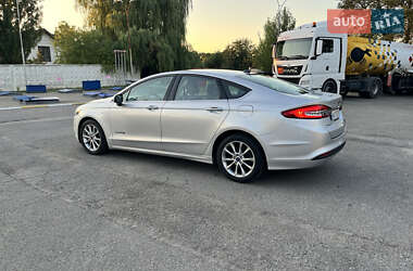 Седан Ford Fusion 2017 в 