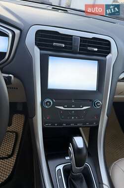 Седан Ford Fusion 2014 в 