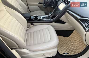 Седан Ford Fusion 2014 в 