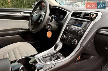 Седан Ford Fusion 2014 в 