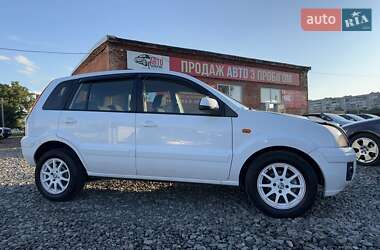 Хэтчбек Ford Fusion 2011 в 