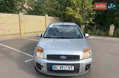 Хэтчбек Ford Fusion 2010 в 