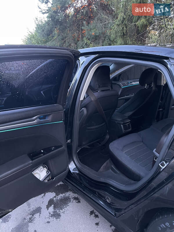 Седан Ford Fusion 2013 в Калуше