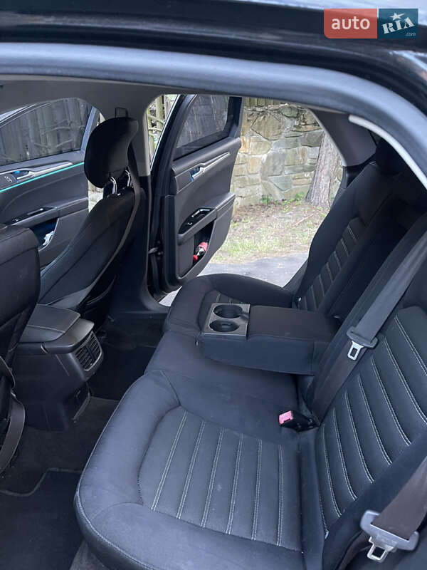 Седан Ford Fusion 2013 в Калуше