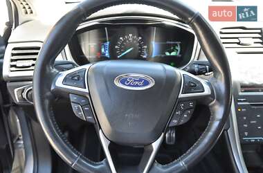 Седан Ford Fusion 2013 в 