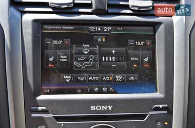 Седан Ford Fusion 2013 в 