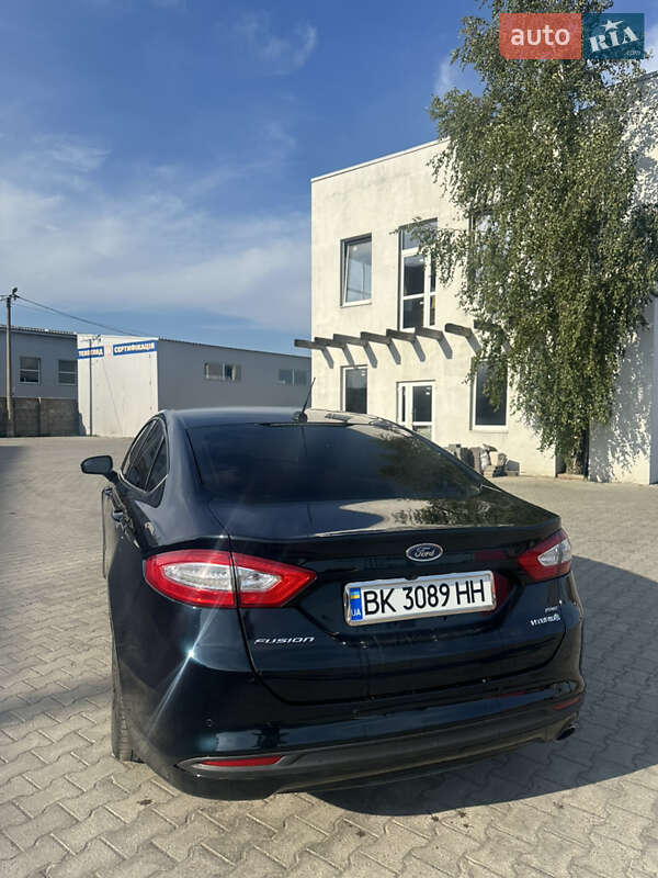 Седан Ford Fusion 2014 в 
