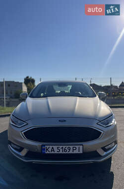 Седан Ford Fusion 2016 в 