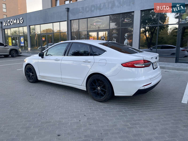 Седан Ford Fusion 2019 в Днепре