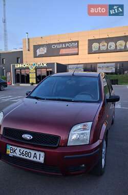 Хэтчбек Ford Fusion 2002 в 