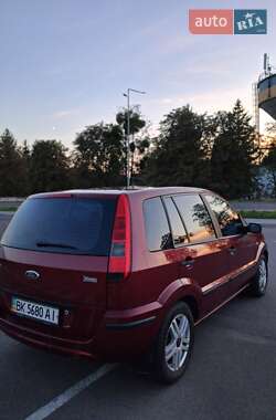 Хэтчбек Ford Fusion 2002 в 