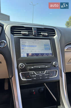 Седан Ford Fusion 2016 в Первомайске